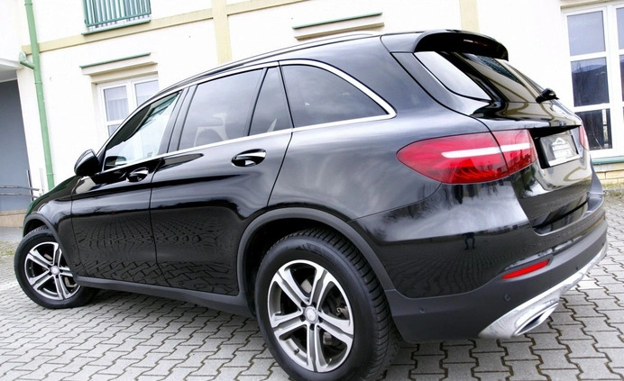 Mercedes-Benz GLC cena 114999 przebieg: 132000, rok produkcji 2016 z Garwolin małe 562